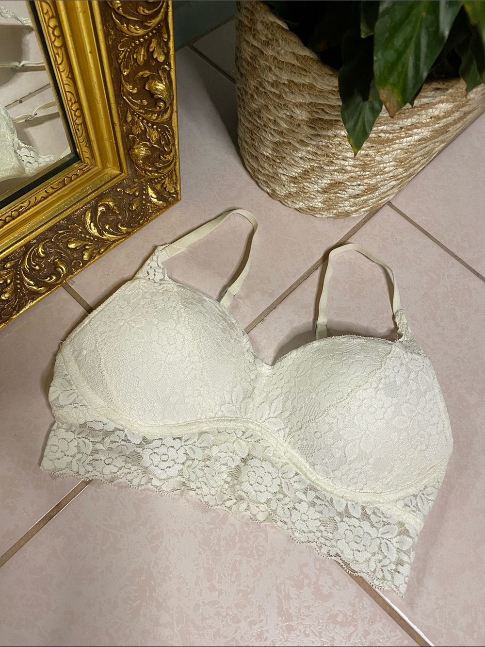 NWOT Y2K Hollister Lace Bralette